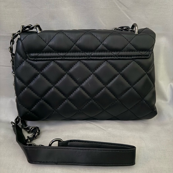 Badgley Mischka Black Quilted Chain Shoulder Bag